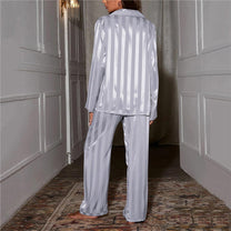 Satin Pyjama Set For Women With Relaxed Fit And Breast Pocket