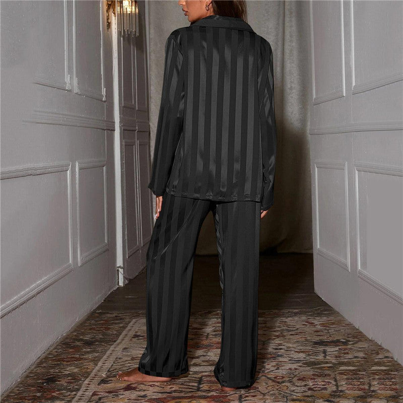 Satin Pyjama Set For Women With Relaxed Fit And Breast Pocket