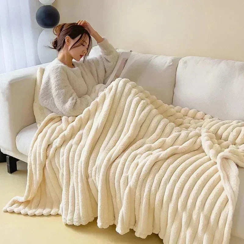 Soft Plush Maxi Blanket For Cozy Comfort