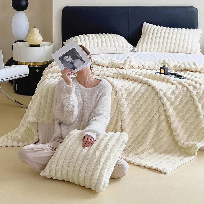 Soft Plush Maxi Blanket For Cozy Comfort