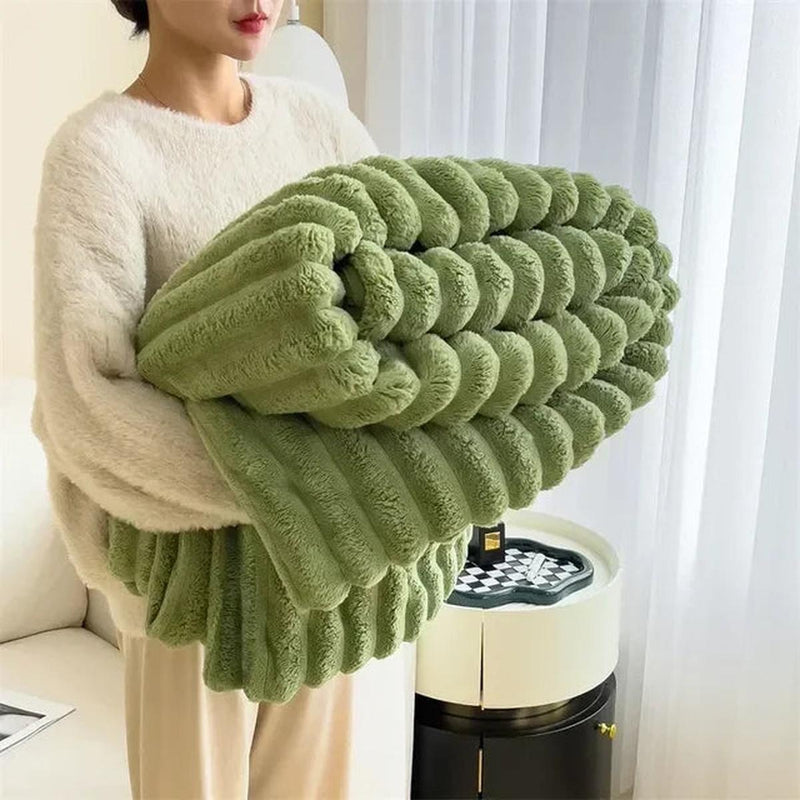 Soft Plush Maxi Blanket For Cozy Comfort