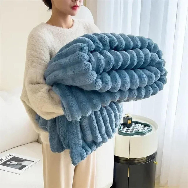 Soft Plush Maxi Blanket For Cozy Comfort
