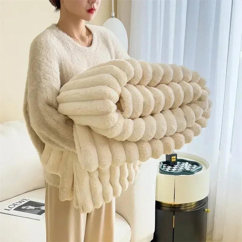 Soft Plush Maxi Blanket For Cozy Comfort