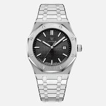 Sophisticated Stainless Steel Men&#39;s Watch With Minimalist Dial