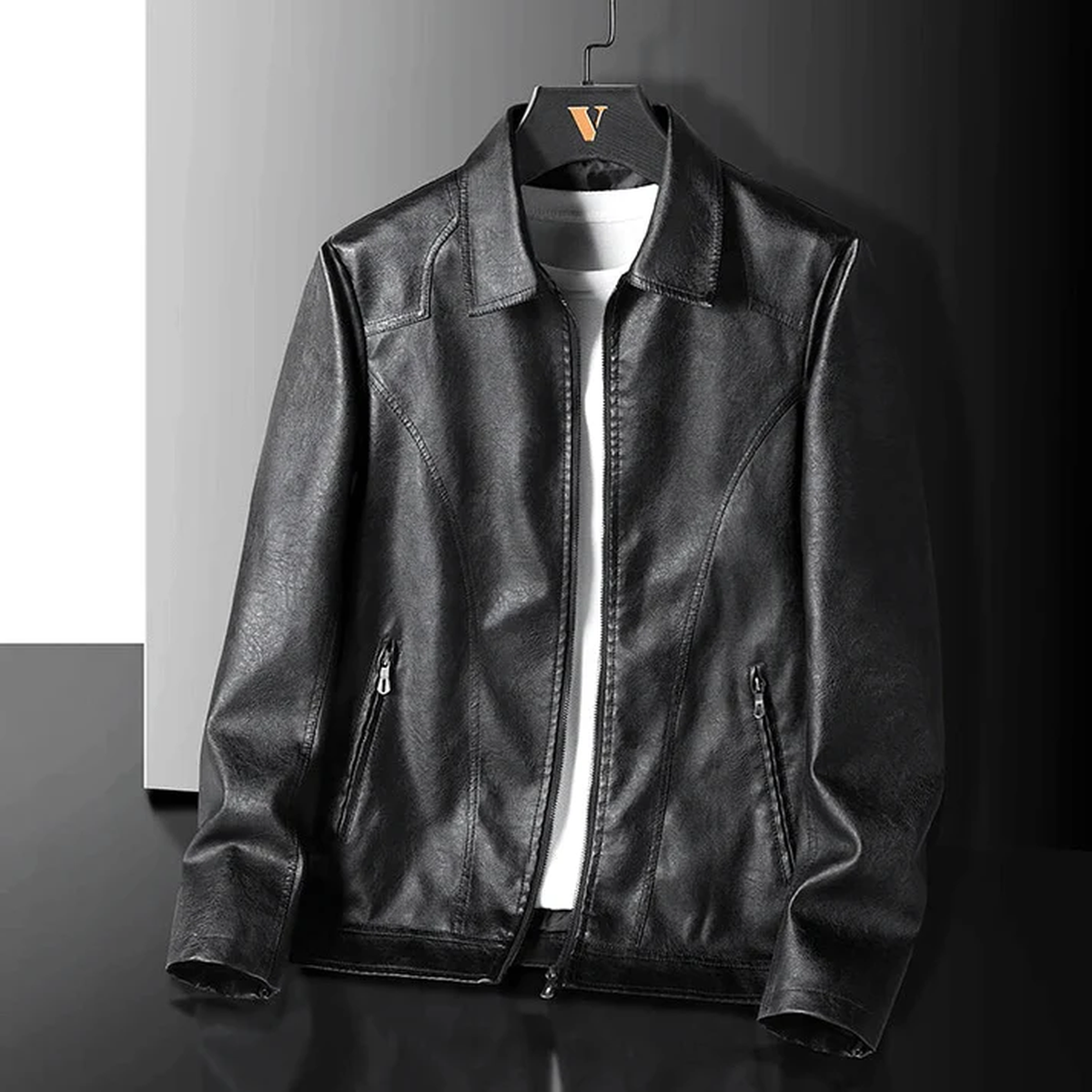 Black / M