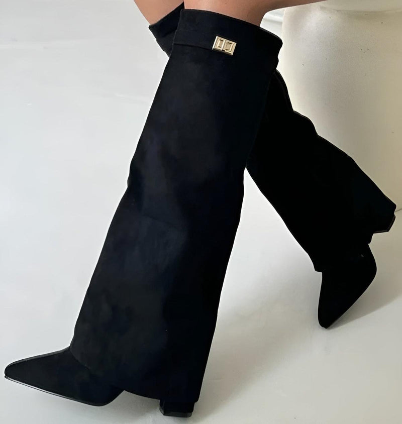 Stylish Buckle Boots in Suede and Faux Leather