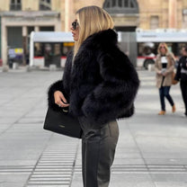 Stylish Faux Fur Coat for Elegant Comfort on Cold Days