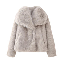 Stylish Faux Fur Coat for Elegant Comfort on Cold Days