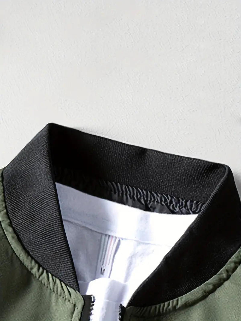 Stylish Handcrafted Men&#39;s Autumn Jacket With Zipped Pockets