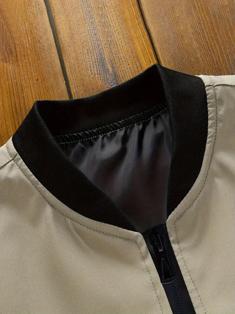 Stylish Handcrafted Men&#39;s Autumn Jacket With Zipped Pockets