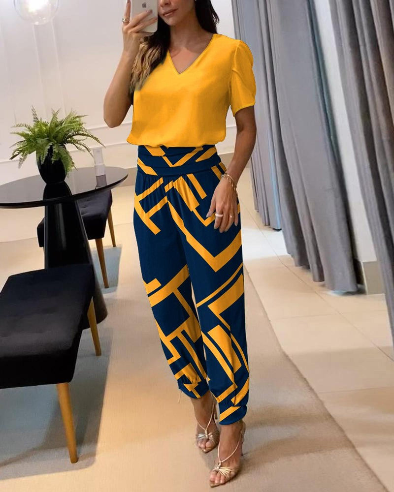 Stylish Two-Piece Women&#39;s Set With V-Neck Top And High-Waisted Trousers
