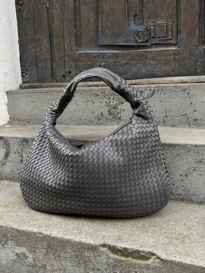 Stylish Vegan Leather Women&#39;s Tote Bag With Spacious Interior
