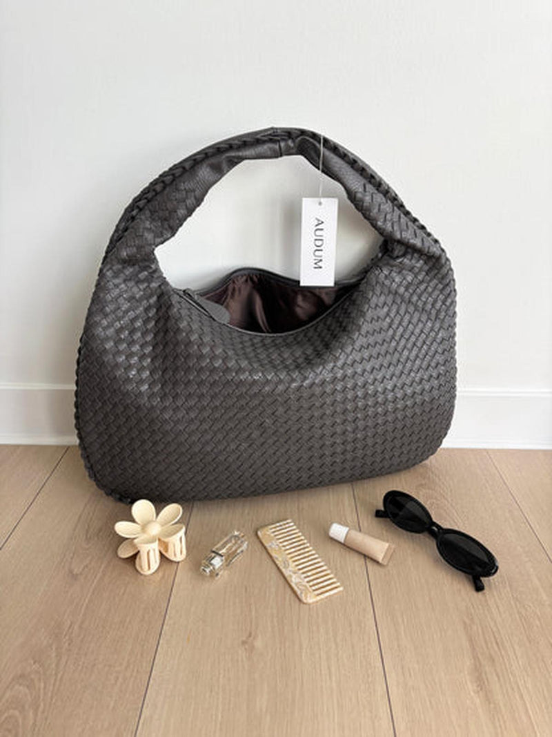 Stylish Vegan Leather Women&#39;s Tote Bag With Spacious Interior