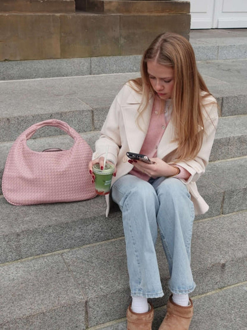 Stylish Vegan Leather Women&#39;s Tote Bag With Spacious Interior