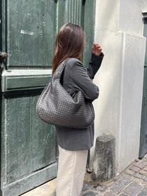 Stylish Vegan Leather Women&#39;s Tote Bag With Spacious Interior