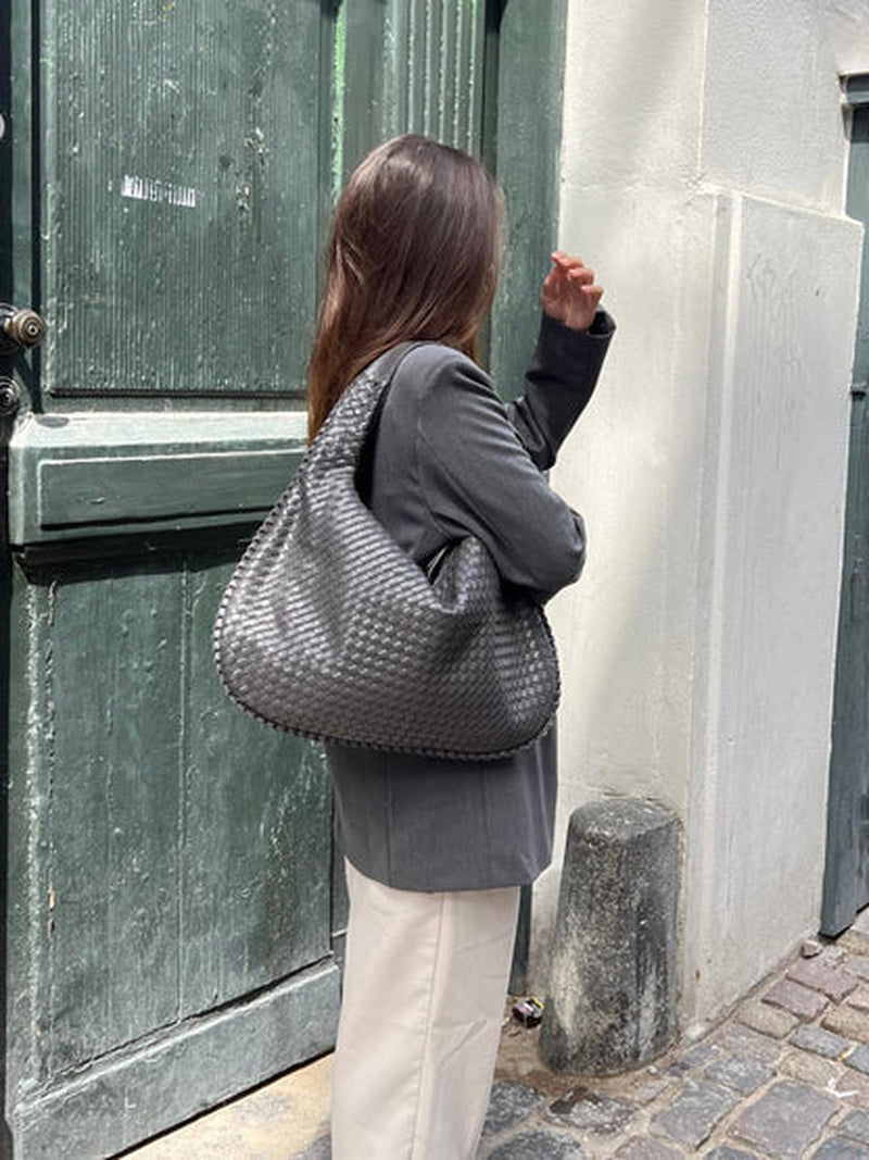 Stylish Vegan Leather Women&#39;s Tote Bag With Spacious Interior