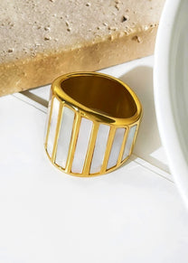 Subtle Shell Gold Ring