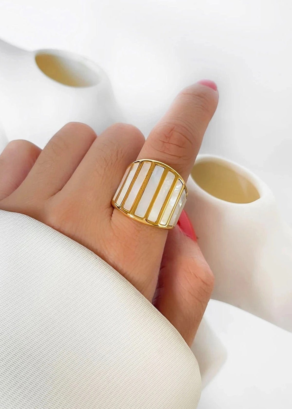 Subtle Shell Gold Ring