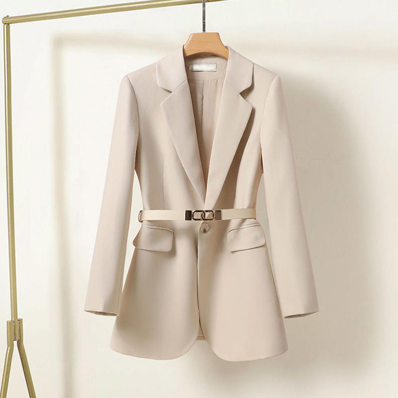 Tailored Women&#39;s Blazer With Belt And Flap Pockets