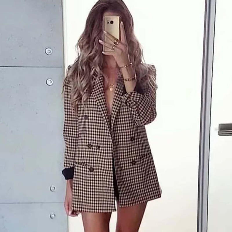 Tailored Women&#39;s Blazer With Lapel Collar
