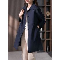 Tailored Women&#39;s Trench Coat With Classic Collar
