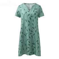 Timeless Vintage-Inspired Dress With V-Neckline And Short Sleeves