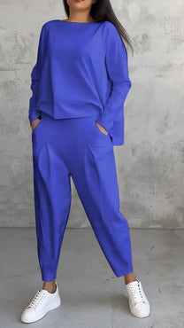 Two-Piece Women&#39;s Autumn Leisure Set with Relaxed Fit Top and Trousers