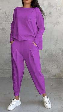 Two-Piece Women&#39;s Autumn Leisure Set with Relaxed Fit Top and Trousers