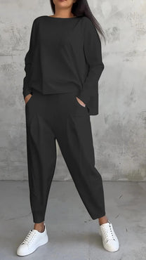 Two-Piece Women&#39;s Autumn Leisure Set with Relaxed Fit Top and Trousers