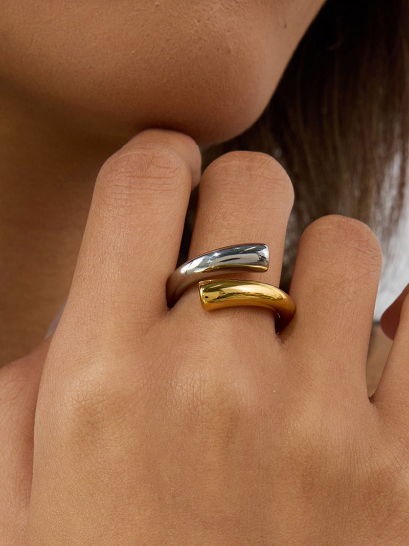 Two Tone Curve Ring