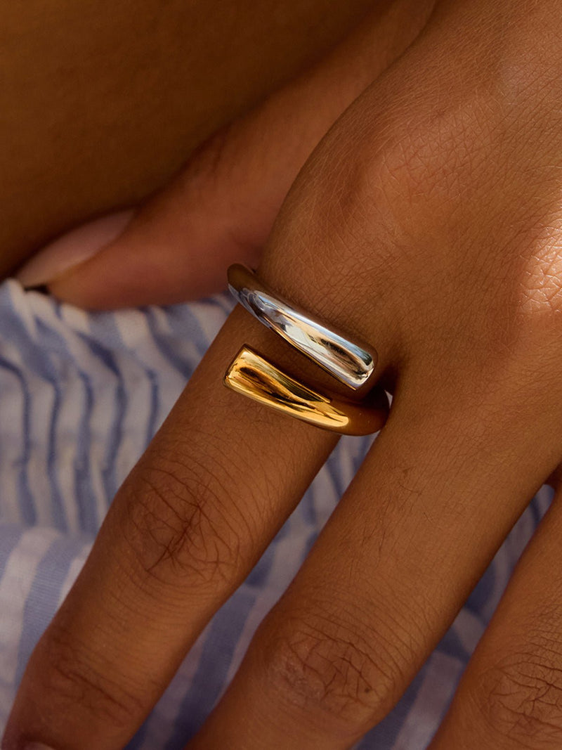 Two Tone Curve Ring