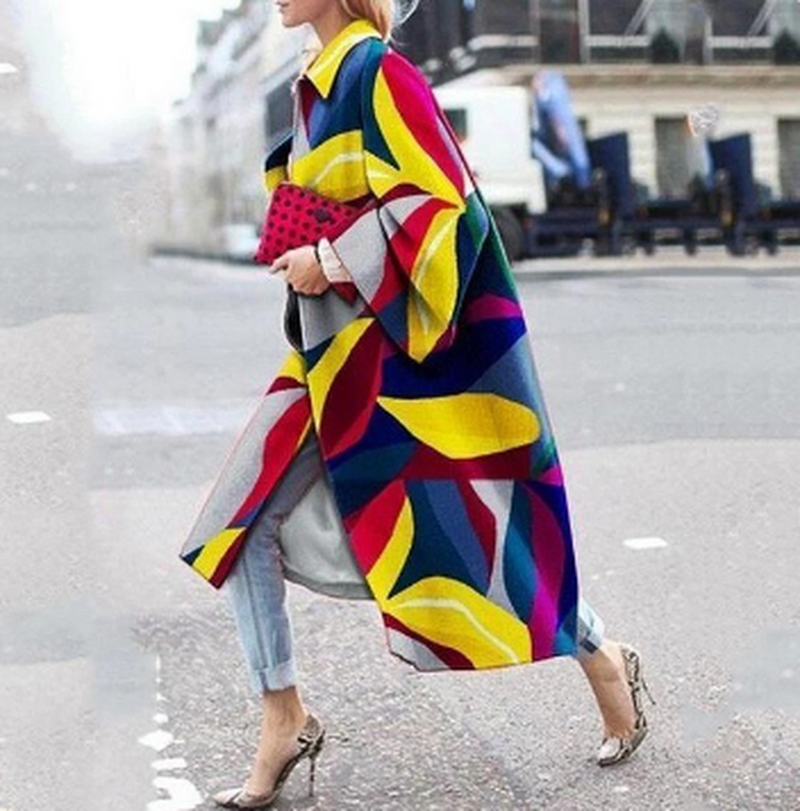 Waterproof Printed Women&#39;s Coat With Long Sleeves