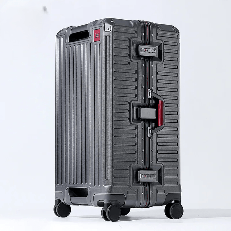 Wide Grip Polycarbonate Suitcase With 360° Spinner Wheels
