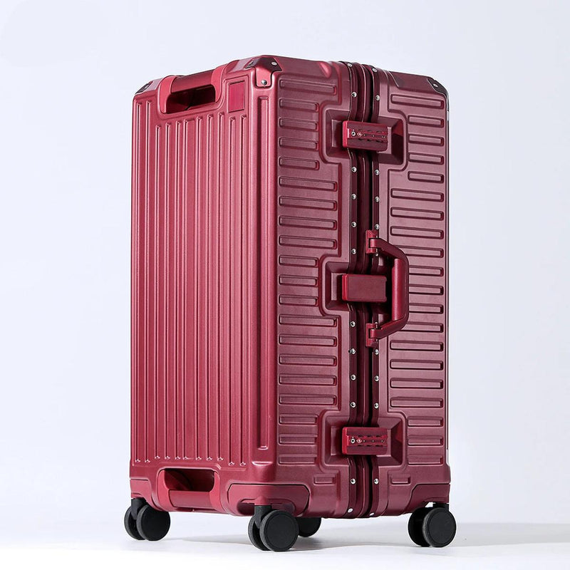 Wide Grip Polycarbonate Suitcase With 360° Spinner Wheels