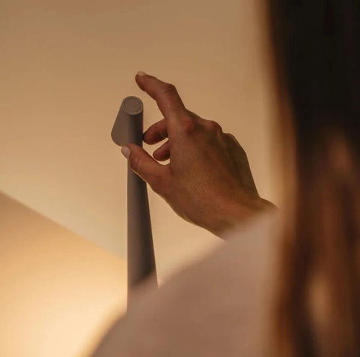 Wireless LED Table Lamp With Touch Dimming