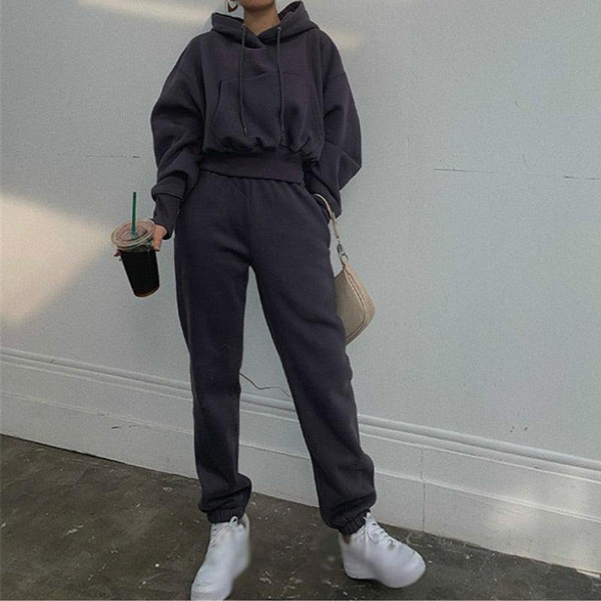 Women&#39;s 2-Piece Tracksuit With High-Waisted Pants And Jacket