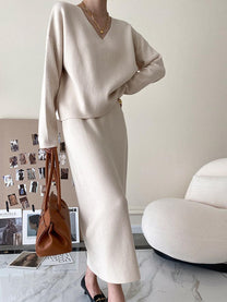 Women&#39;s 2-Piece Winter Set With Pom-Pom Hat And Scarf