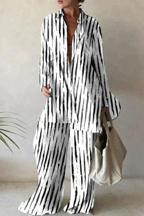 Women&#39;s Abstract Print Relaxed Fit Two-Piece Set