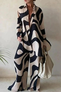 Women&#39;s Abstract Print Relaxed Fit Two-Piece Set