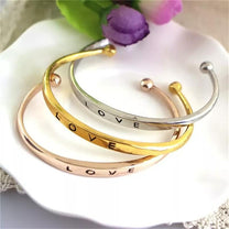 Women&#39;s Adjustable Elegant Bracelet