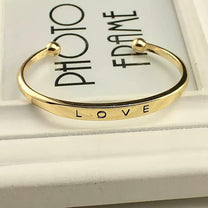 Women&#39;s Adjustable Elegant Bracelet