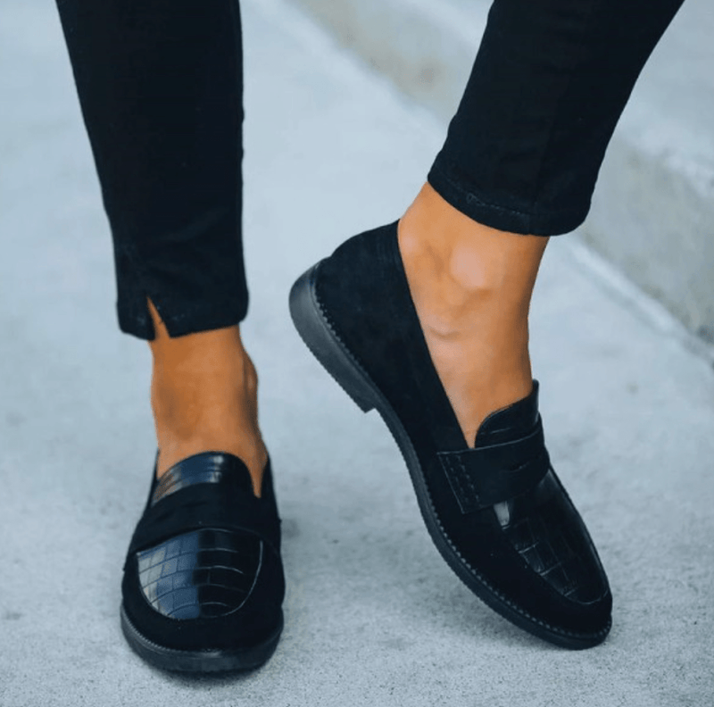 Women&#39;s Black Leather Slip-On Shoes