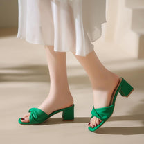 Women&#39;s Bow Detail High Heel Pumps
