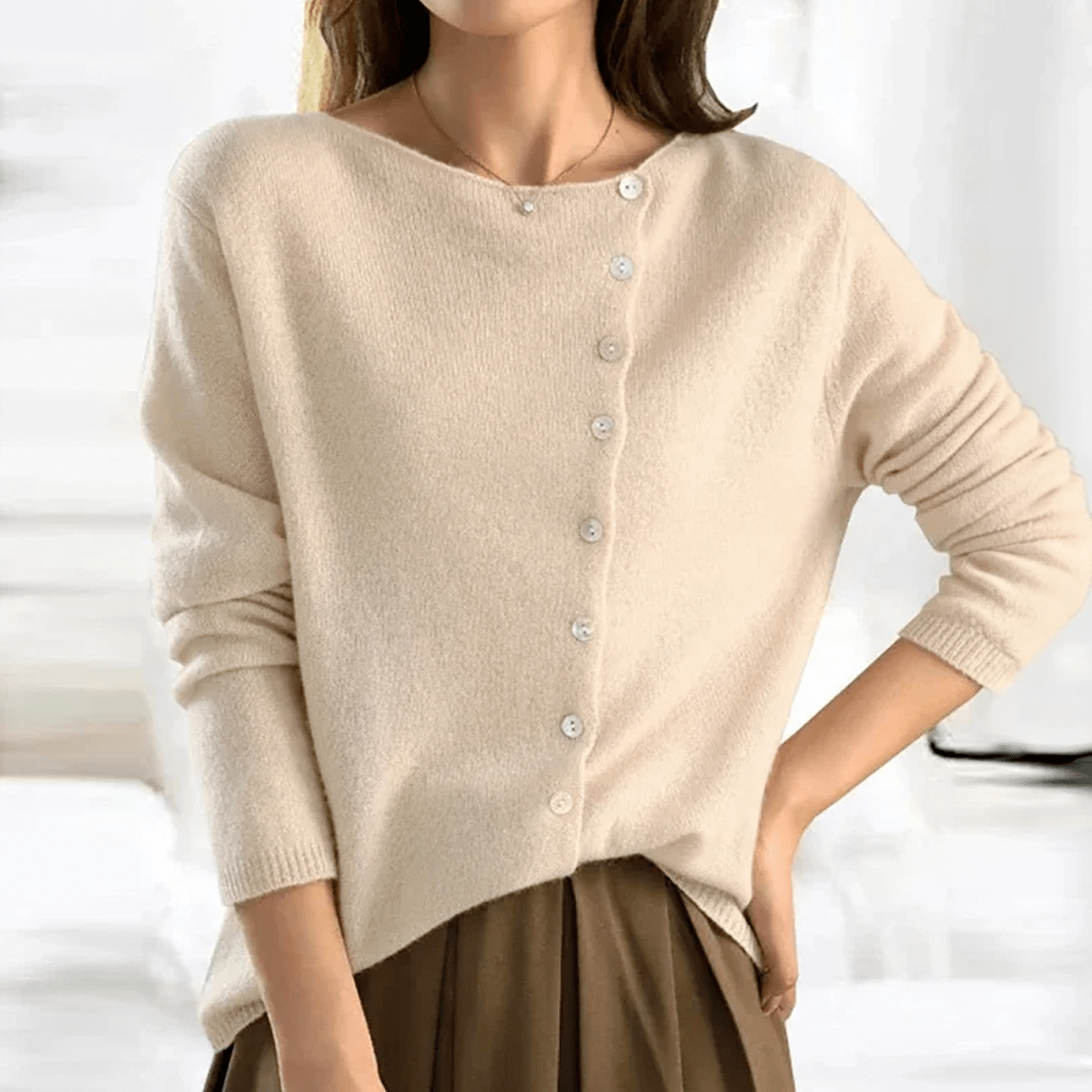 Women&#39;s Button-Up Round Neck Cardigan