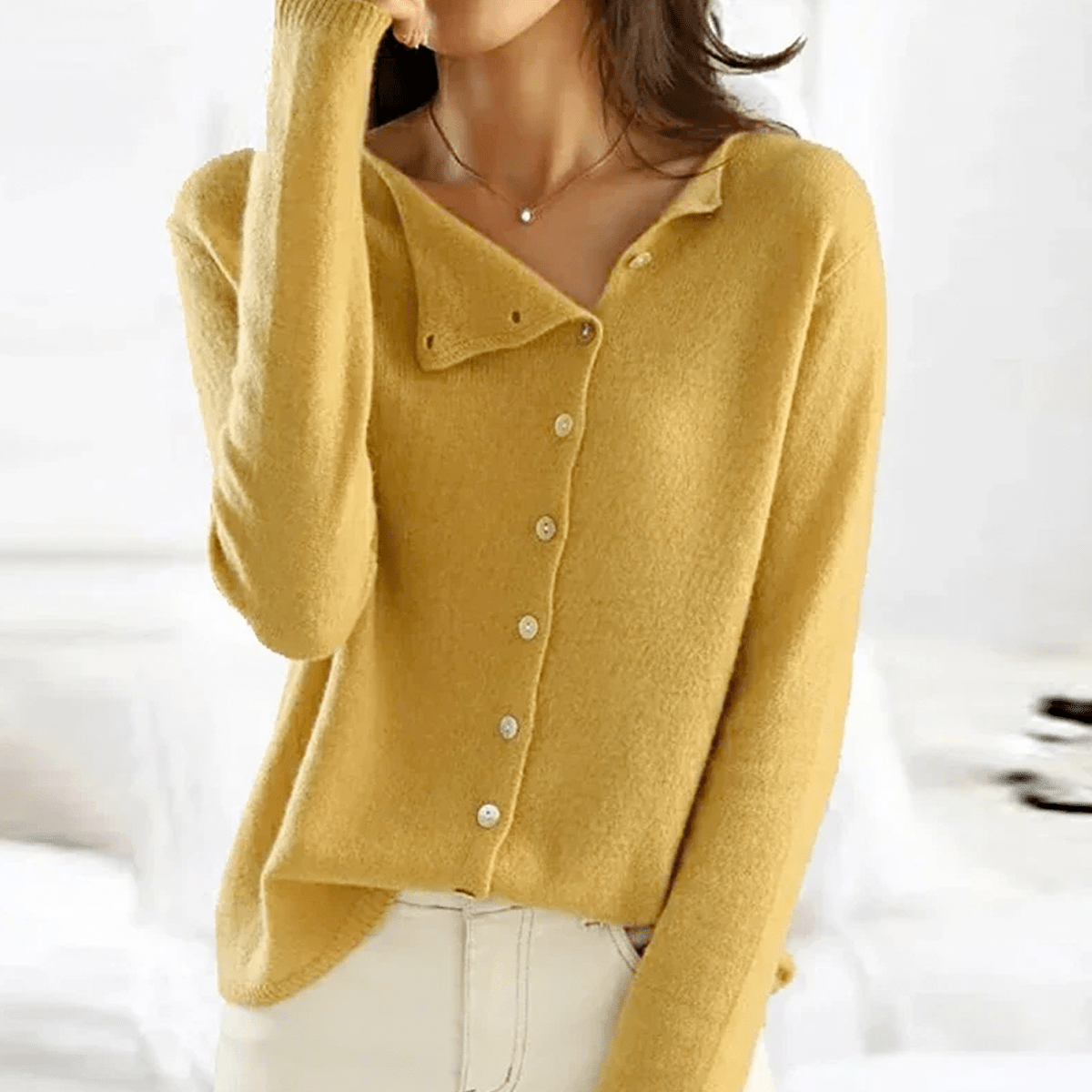 Women&#39;s Button-Up Round Neck Cardigan