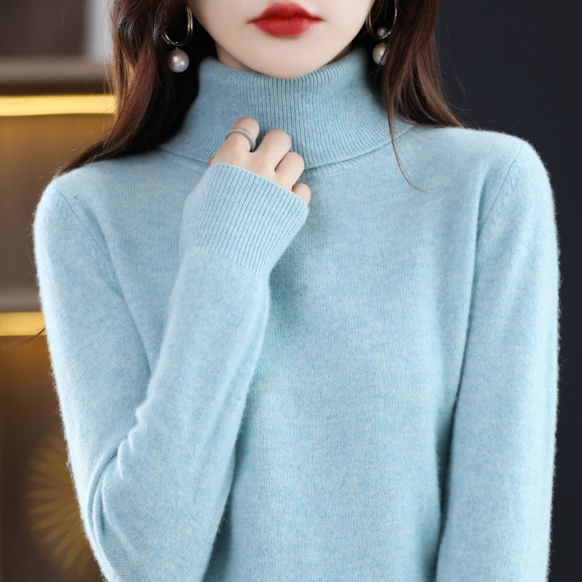 Women&#39;s Cashmere Turtleneck Sweater