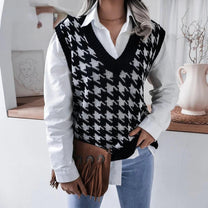 Women&#39;s Checkered Sleeveless Vest Top for Layering