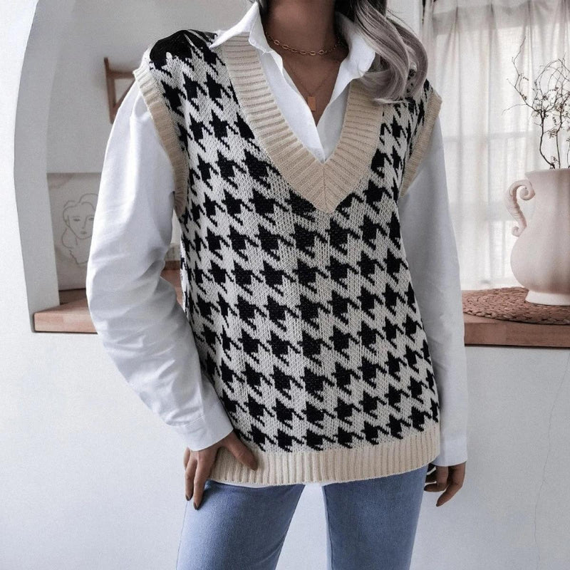 Women&#39;s Checkered Sleeveless Vest Top for Layering