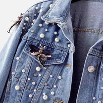 Women&#39;s Classic Denim Jacket With Relaxed Fit