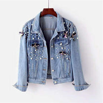 Women&#39;s Classic Denim Jacket With Relaxed Fit